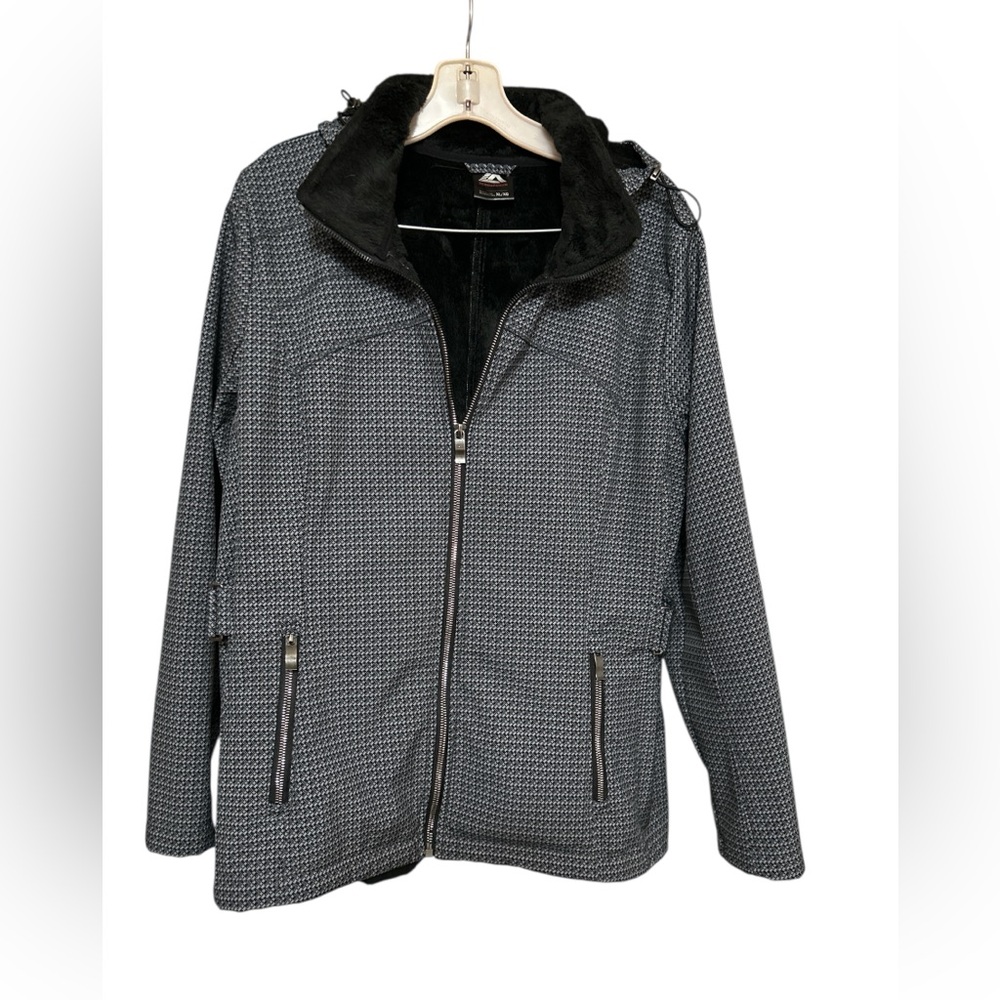 Zeroxposur black and gray fully lined zip up women’s jacket size XL